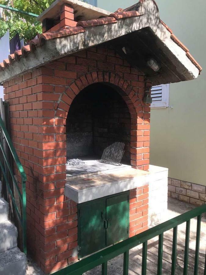 Apartmani Atila Damir Omiš Eksteriør billede