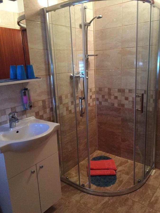 Apartmani Atila Damir Omiš Eksteriør billede